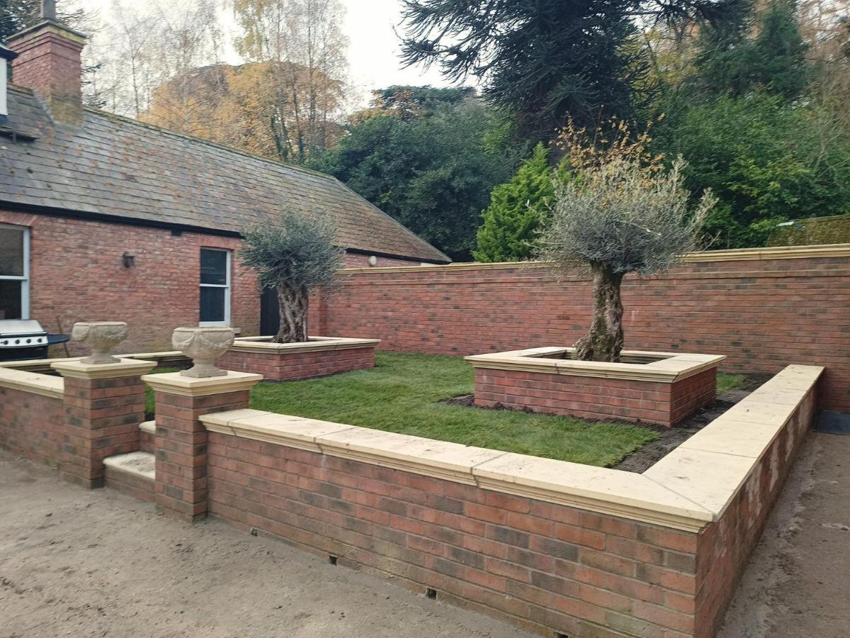 The West Wing At Eriviat Hall Hot Tub Henllan  Dış mekan fotoğraf