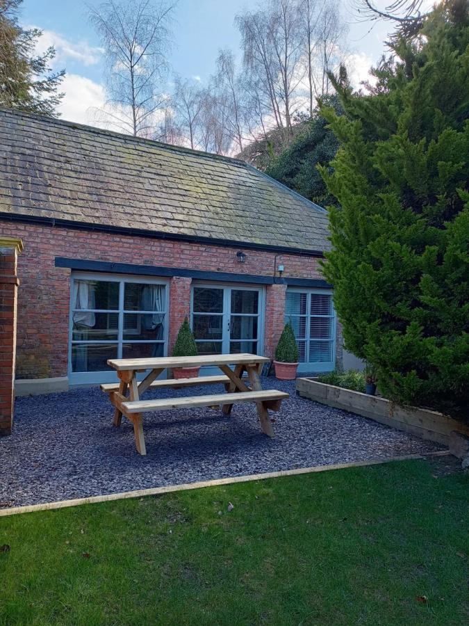 The West Wing At Eriviat Hall Hot Tub Henllan  Dış mekan fotoğraf