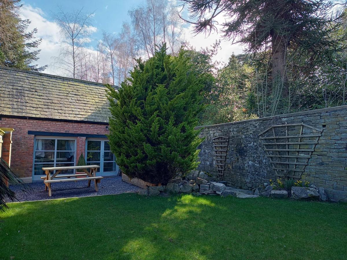 The West Wing At Eriviat Hall Hot Tub Henllan  Dış mekan fotoğraf