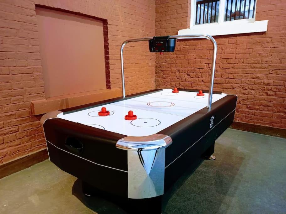 The West Wing At Eriviat Hall Hot Tub Henllan  Dış mekan fotoğraf